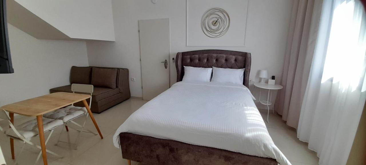 Regina'S Place Or Akiva Ngoại thất bức ảnh