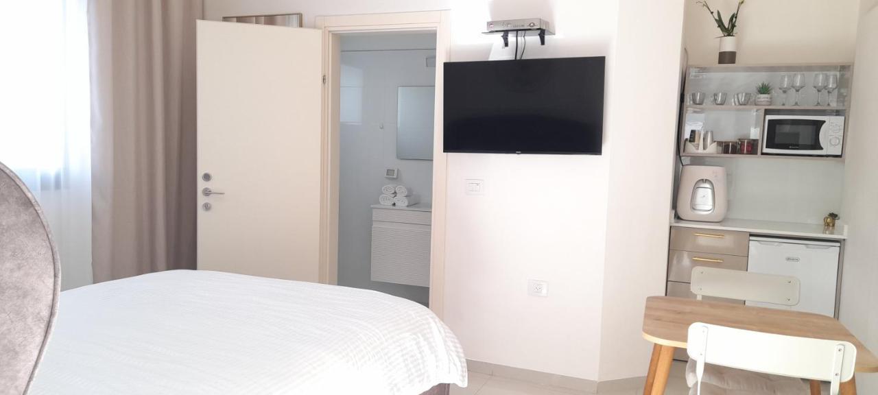 Regina'S Place Or Akiva Ngoại thất bức ảnh